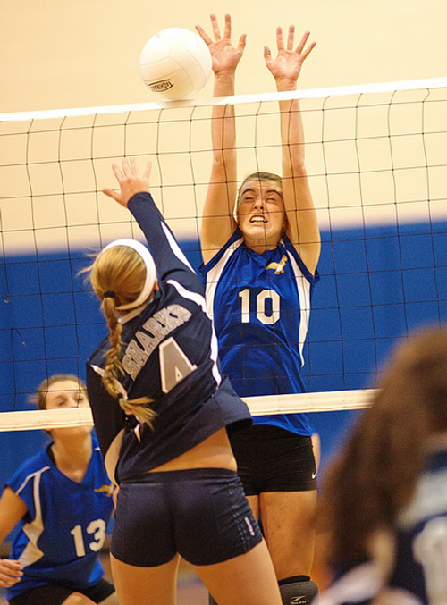 Girls Volleyball Eastport South Manor Takes Bite Out Of Tuckers The Suffolk Times