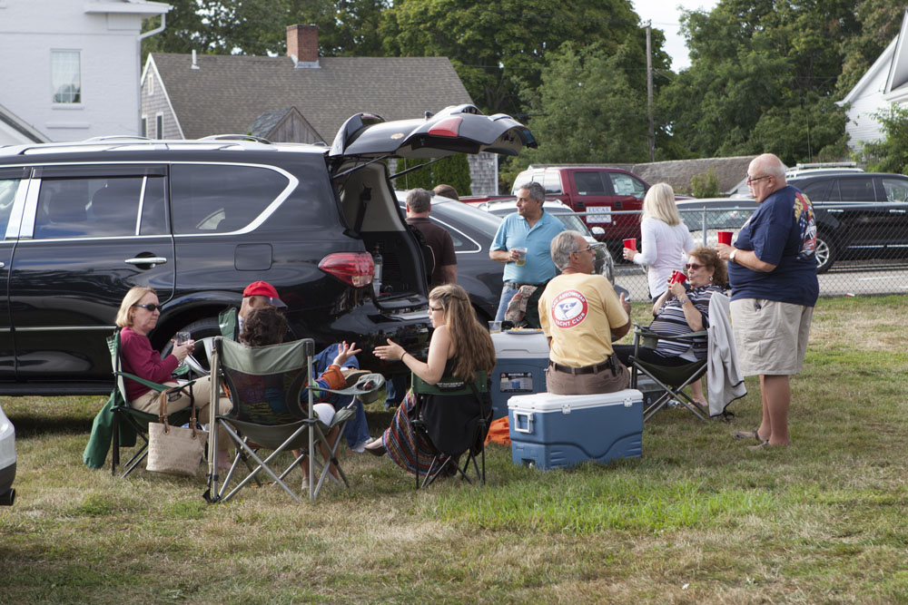 Tailgate party before dinner. (Credit: Katharine Schroeder)