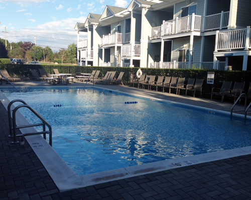 CYNDI MURRAY PHOTO | The pool at the Cliffside Resort Condominiums.