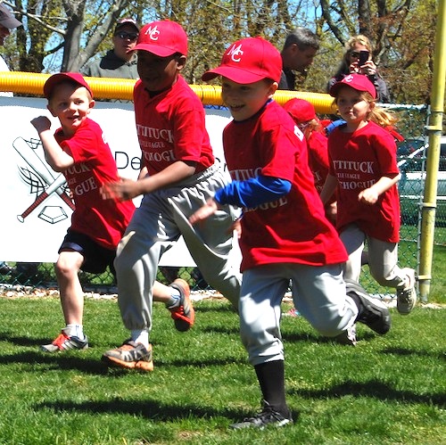 Mattituck-Cutchogue Little League players take the field at Laurel Park Saturday. (Credit: Cyndi Murray photos)