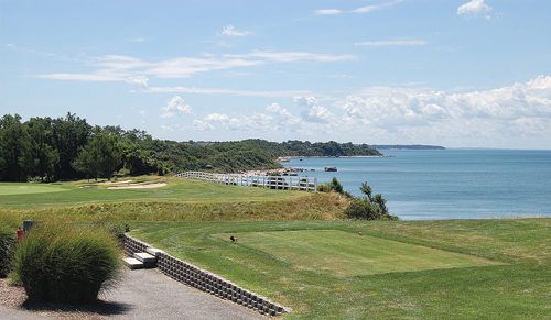 The 16th hole at Island's End Golf Course in Greenport overlooks the Long Island Sound. (Credit: Steve Rossin)