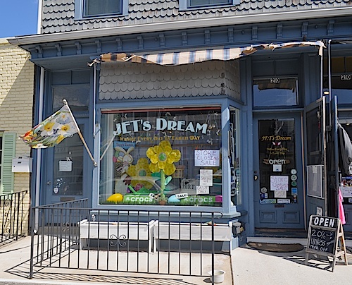 Jet Dream's is closing up shop after 18-years on Main Street in Greenport. (Cyndi Murray photo)