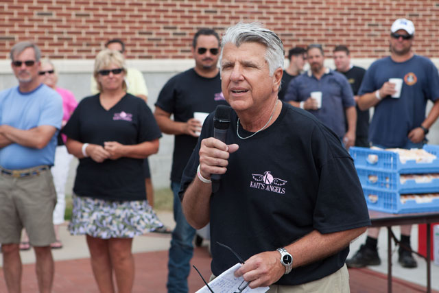 William Araneo, president of Kait's Angels, gives a heartfelt thank you to all who volunteered and participated in the event. (Credit: Katharine Schroeder)