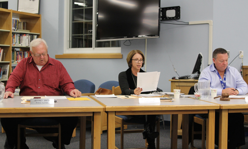 Mattituck Superintendent Anne Smith, center, with school board president Jerry Diffley, right, and trustee Jeff Smith on Thursday. (Credit: Jen Nuzzo)