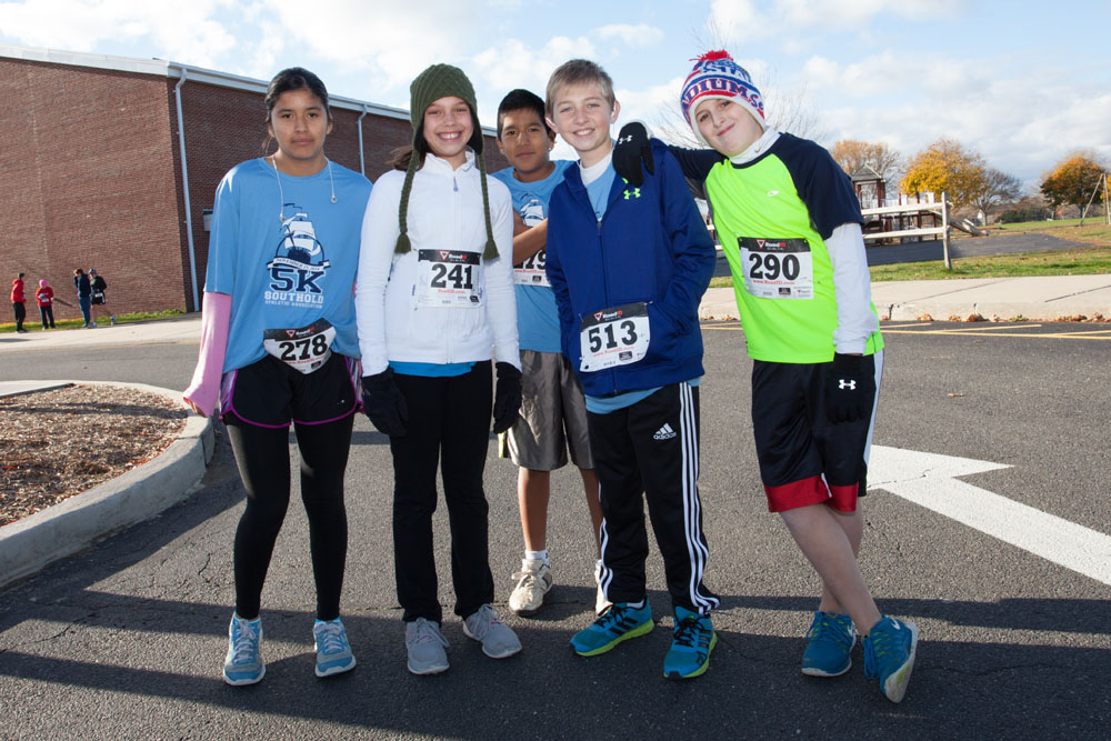 A group of Southold students before the race.