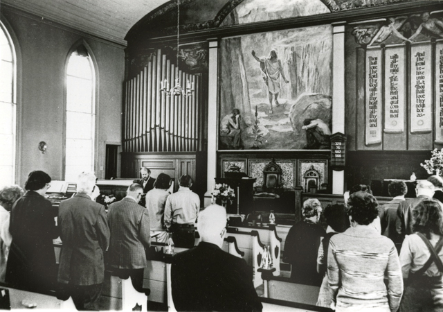 The interior of First Universalist Church of Southold during a service in the 1980s. (Credit: The Southold Historical Society)
