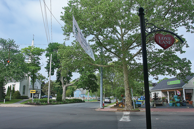 A view of Old Sound Avenue (center) from the corner of Love Lane and Main Road. (Credit: Barbaraellen Koch)