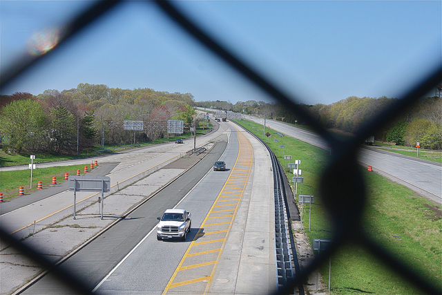 Looking west from exit 72 near the end of Long Island Expressway. The final exits opened on June 28, 1972. (Credit: Barbaraellen Koch)