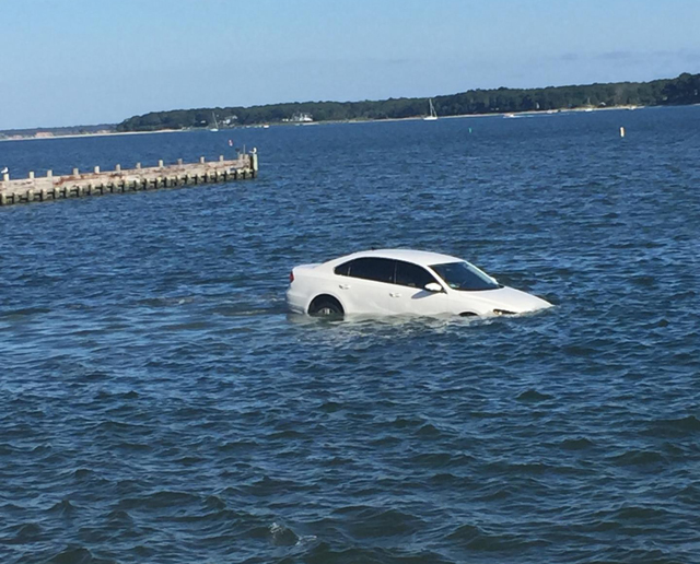 car crashes into water at Founders Landing
