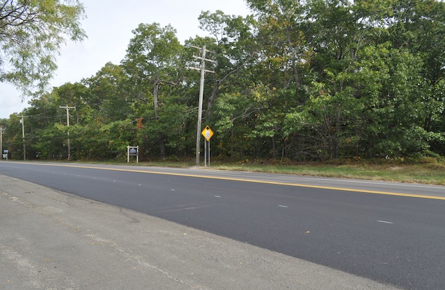The site of a proposed 75-unit affordable housing project on Route 25 in Mattituck. (Credit: Cyndi Murray)