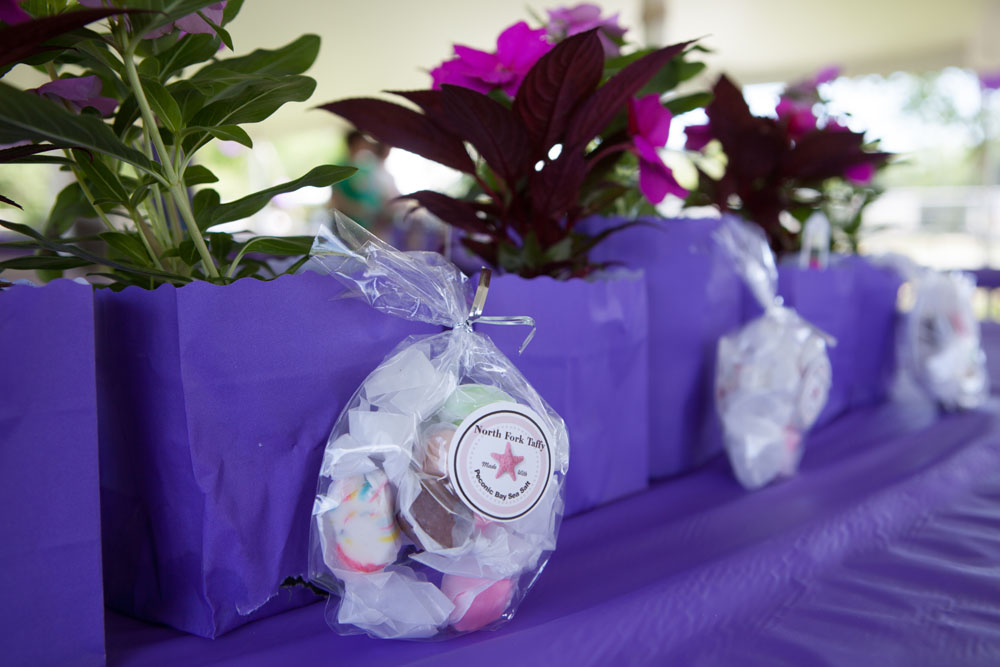 Gifts on the luncheon tables. (Credit: Katharine Schroeder)